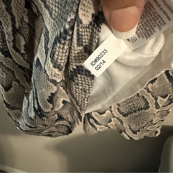 Express Women's Grey and Black Dress Halter, Snakeskin Print Size 10 - Picture 8 of 9